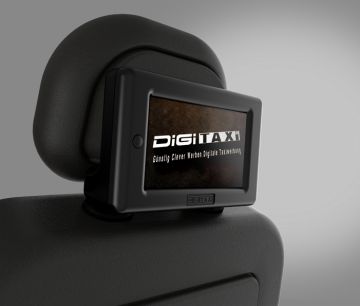 LED Display für Digitaxi für digitale Werbung im Taxi, positioniert an der Kopfstütze.